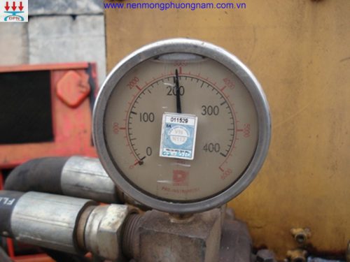 Thi công ép cọc thử tải