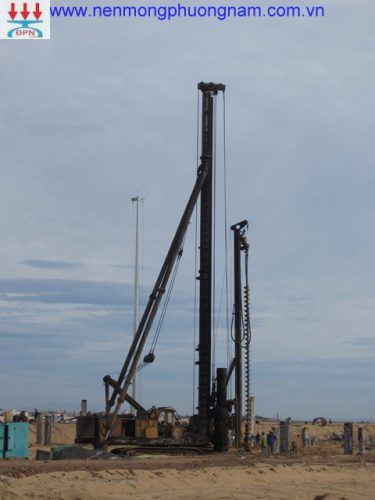 Thi công khoan dẫn ép cọc D400mm