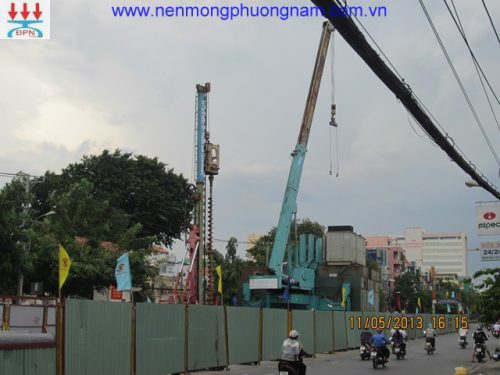 Thi công khoan dẫn ép cọc D500mm